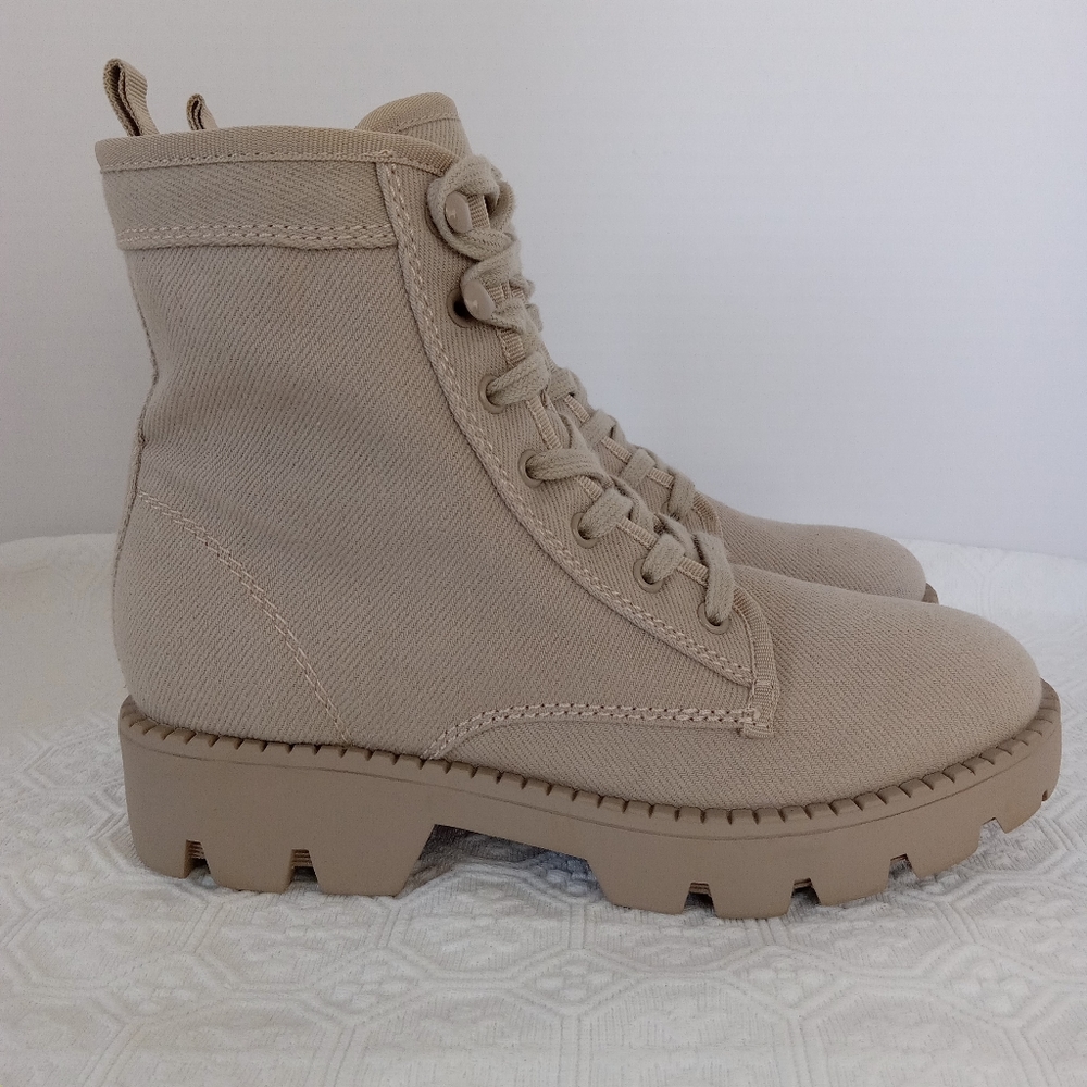 MARC FISHER "Fayth" Lug Sole Beige, Taupe, Cream Combat Lace Up Boot Size 6.5 M